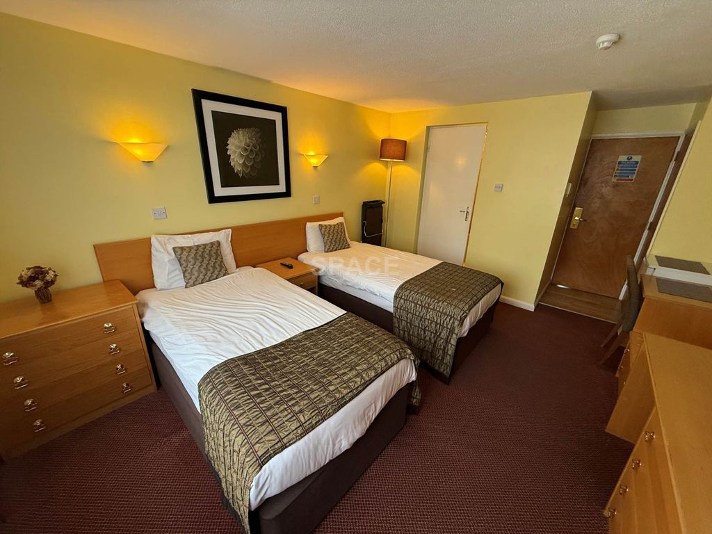 Property photo 1 of 4