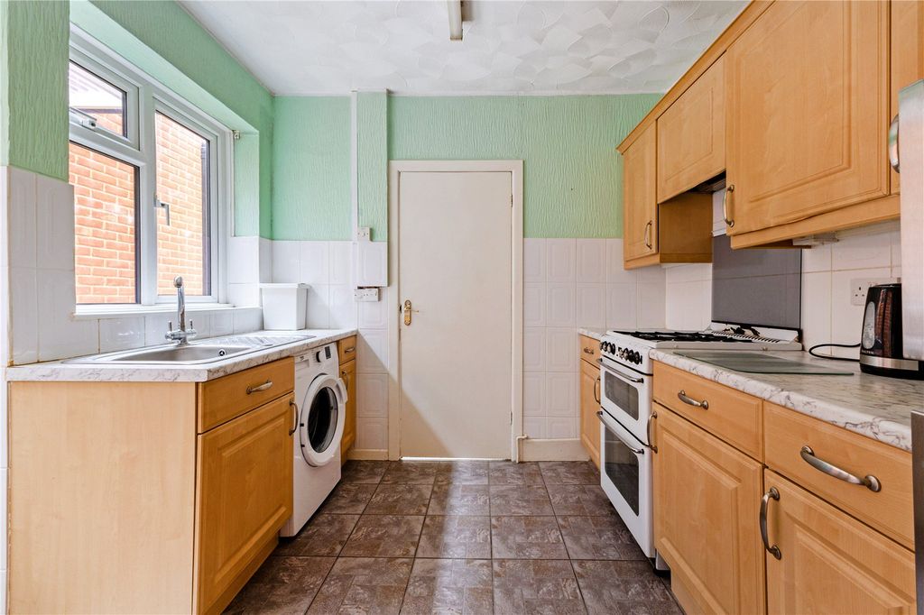 Property photo 3 of 14 Kitchen