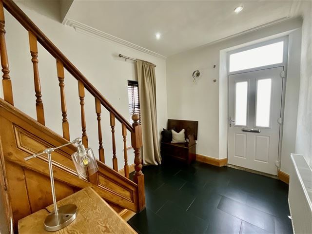 Property photo 3 of 21 Entrance Hall