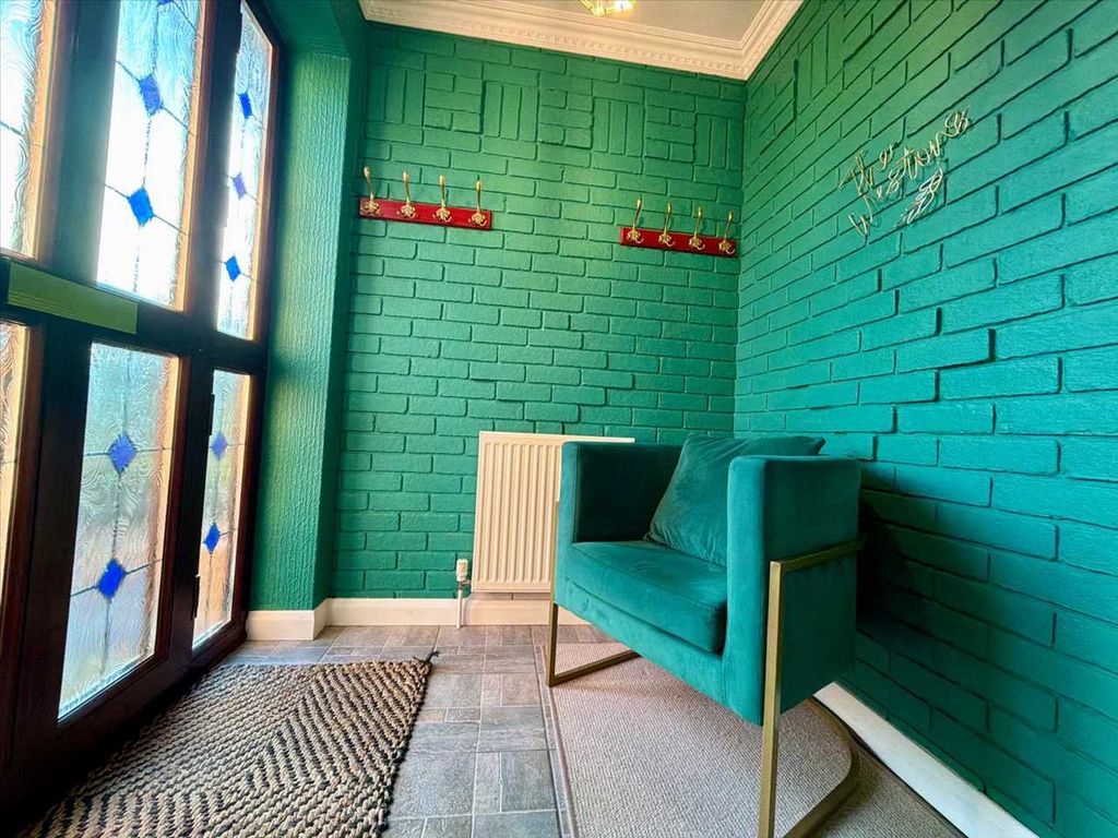 Property photo 3 of 23 Porch