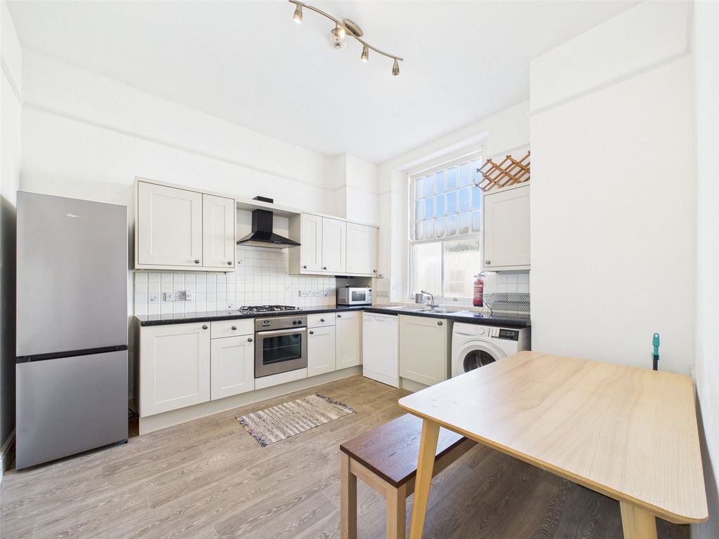 Property photo 2 of 11 Picture No. 03