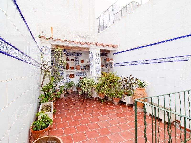 Property photo 1 of 25