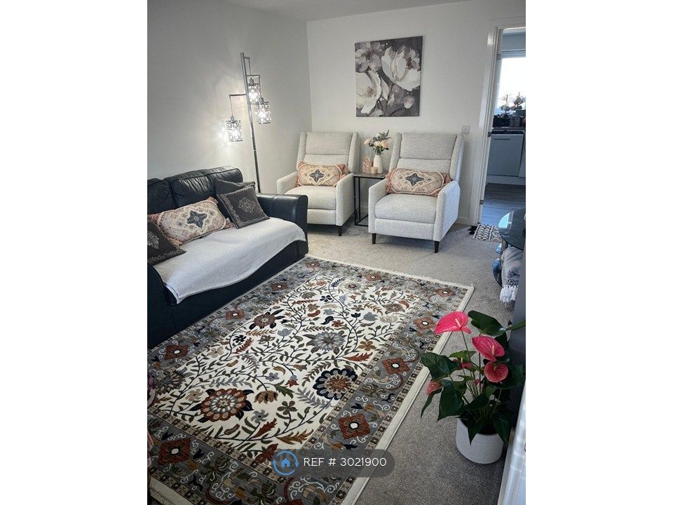 Property photo 1 of 15 Living Room
