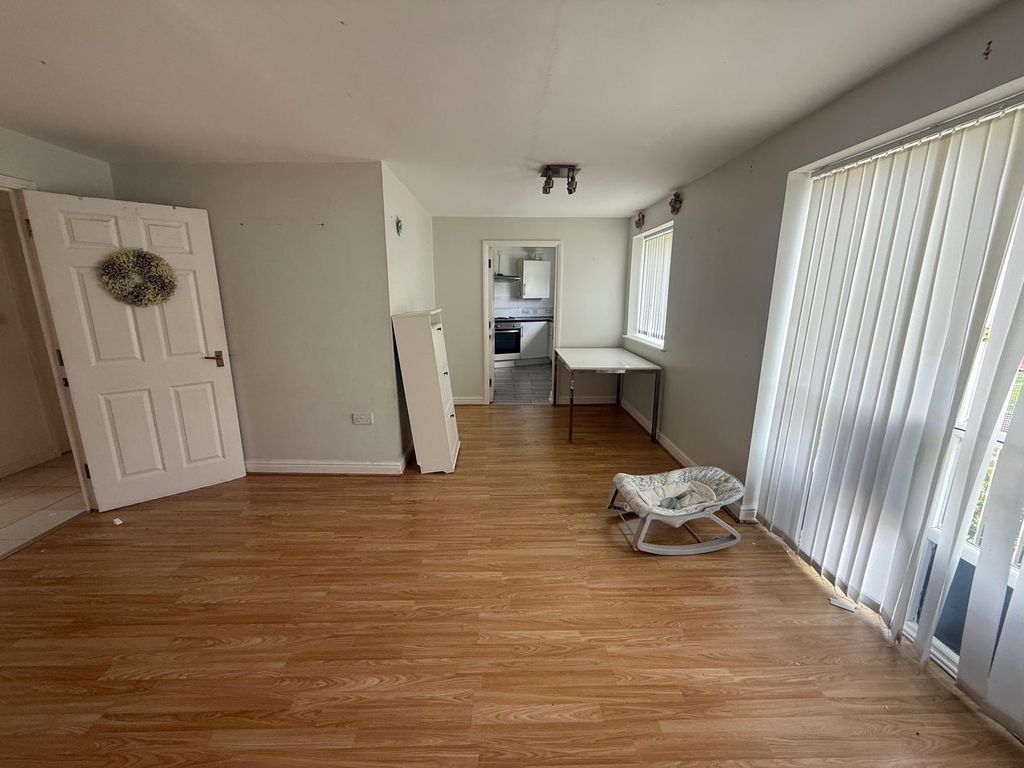 Property photo 2 of 6