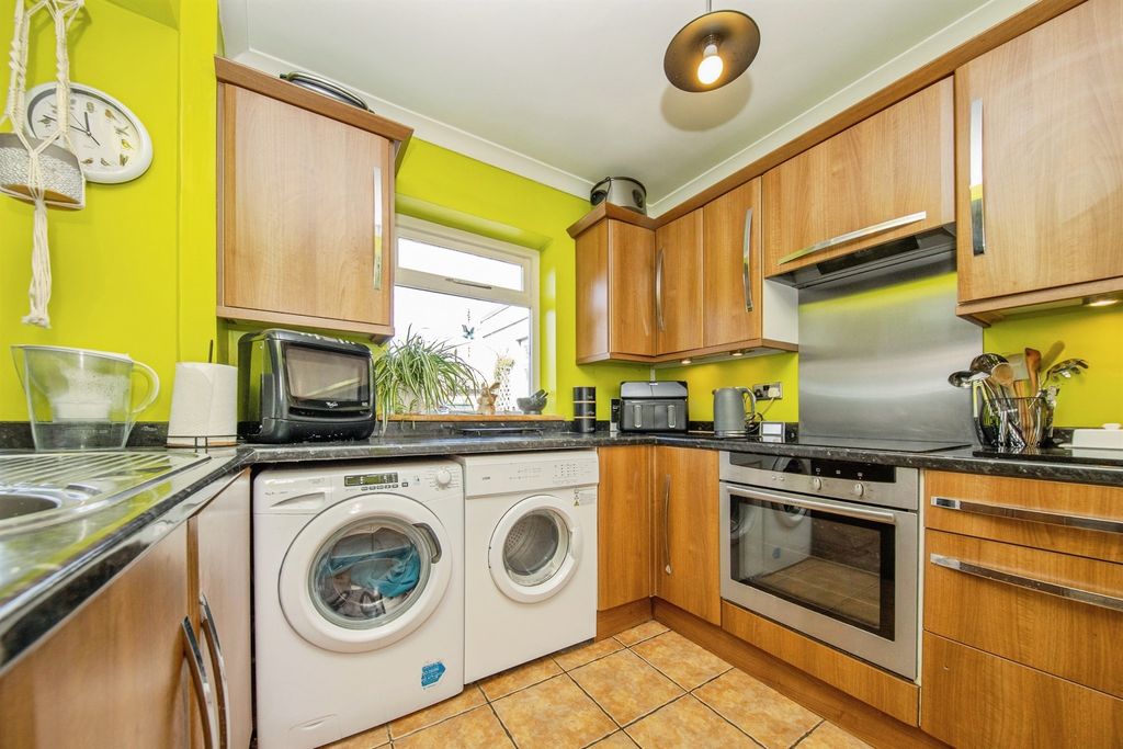 Property photo 3 of 20