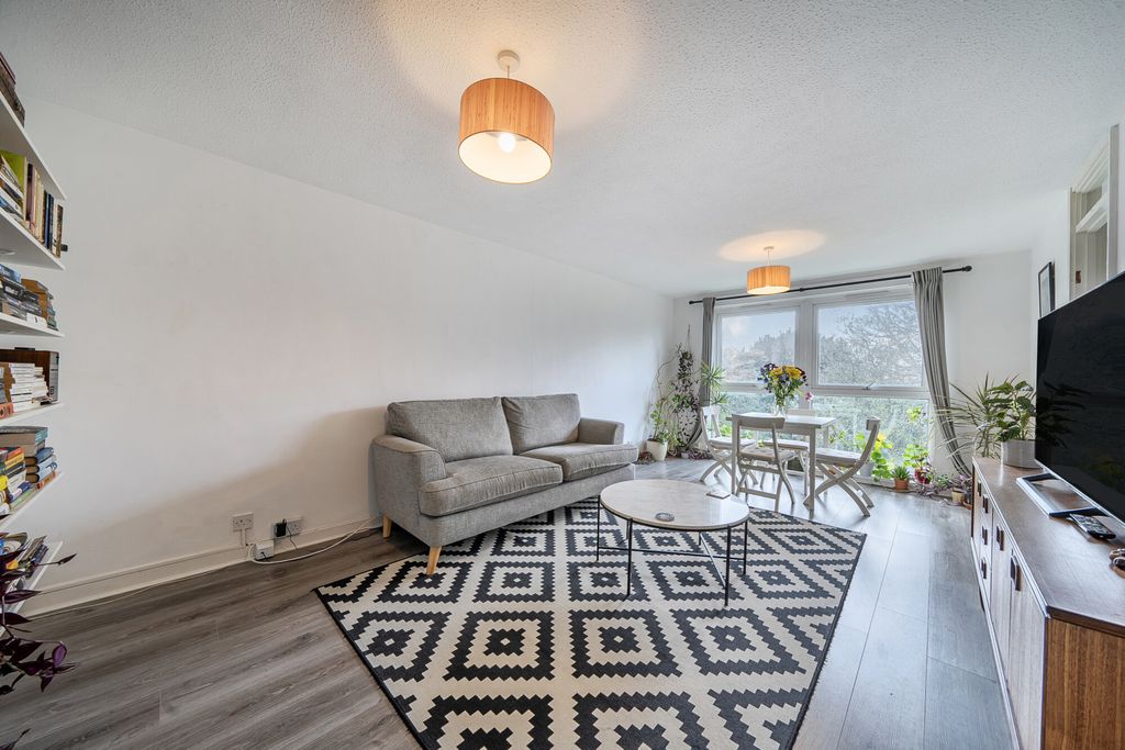 Property photo 1 of 18 1417056-1-699c515...