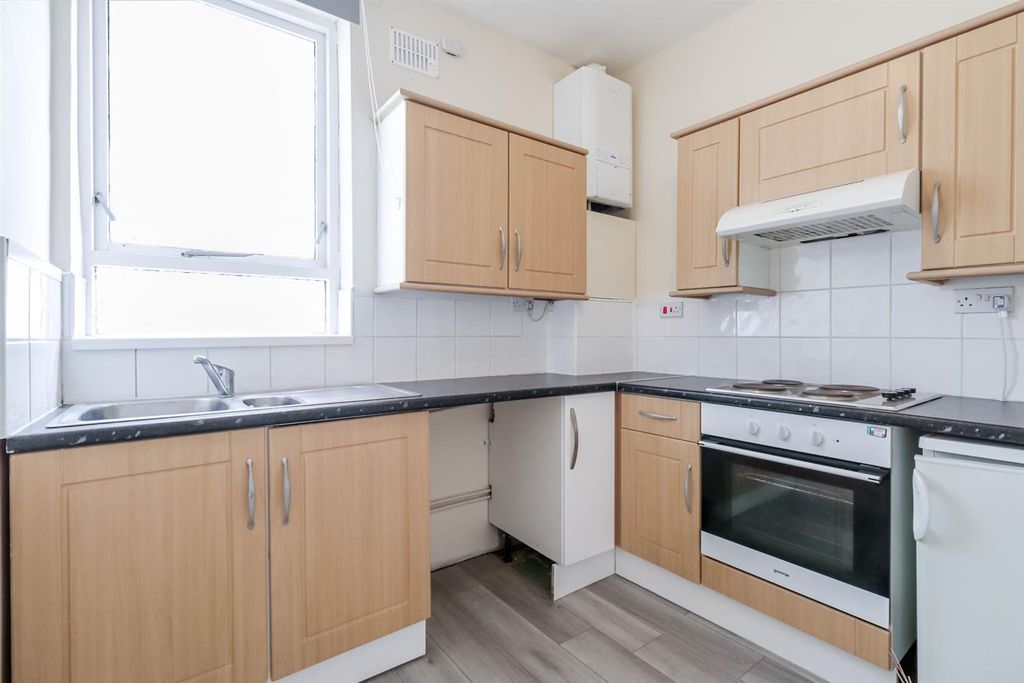 Property photo 2 of 8 1-Bed-Flat-Montpellier2.Jpg