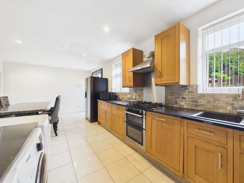 Property photo 3 of 23 Dining Kitchen