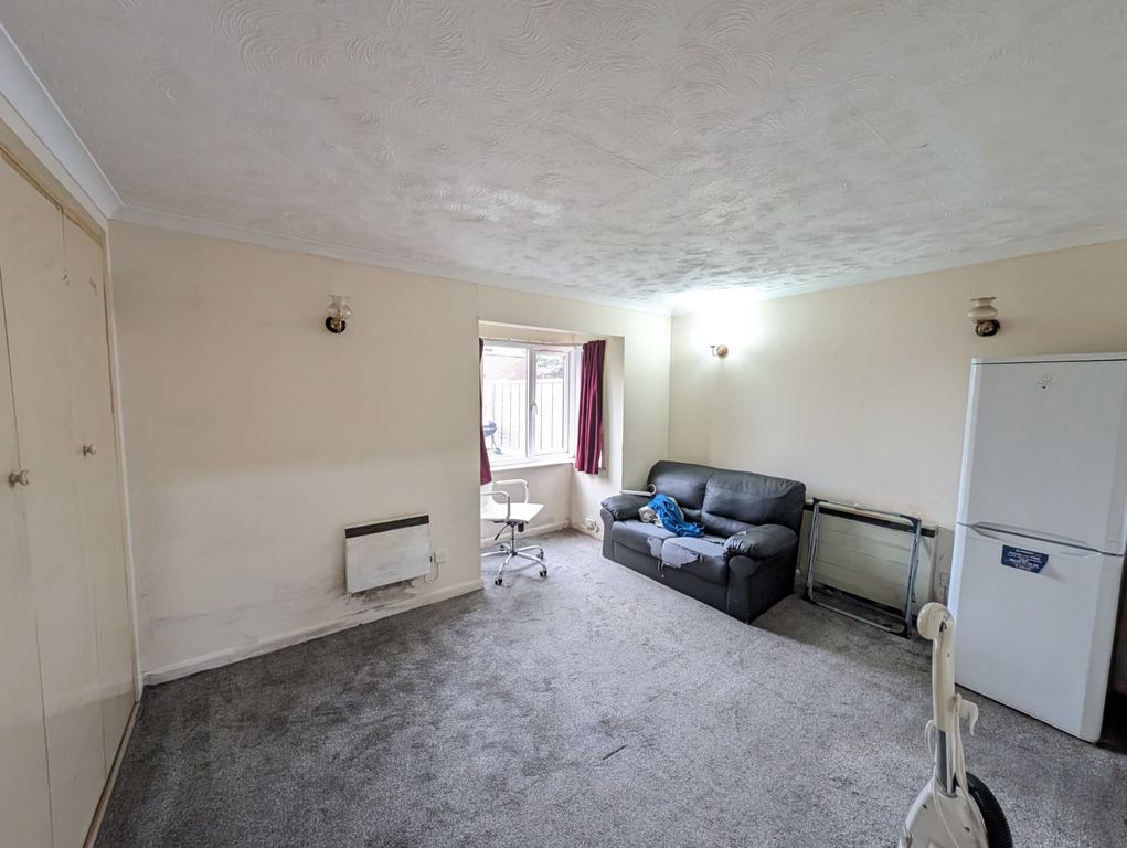 Property photo 1 of 5