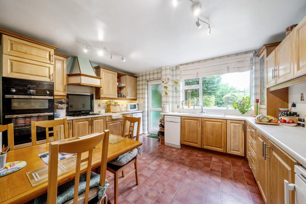 Property photo 3 of 21 Kitchen