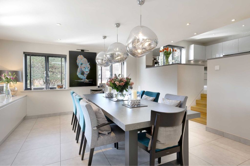 Additional image 6 of 4 bed detached house for saleLower Cookham Road, Maidenhead, Berkshire SL6