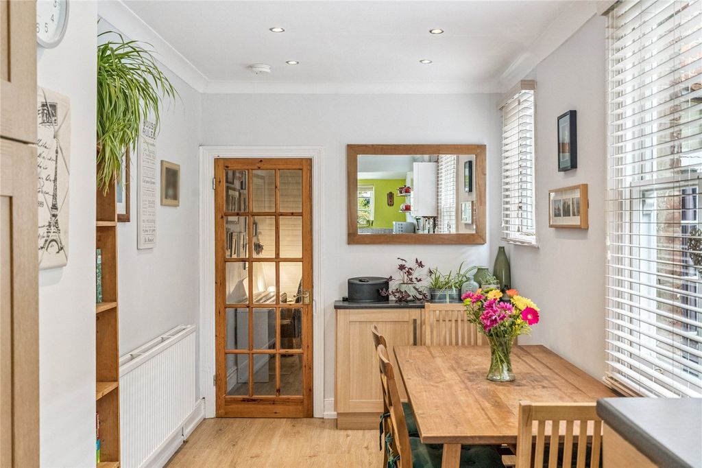 Property photo 3 of 27 Dining Area