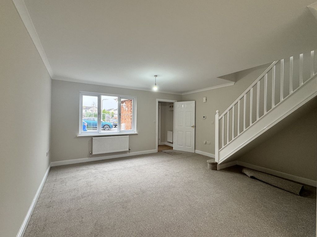 Property photo 3 of 15 Lounge Area