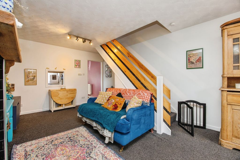 Property photo 3 of 16 Pbox-Img.Jpg