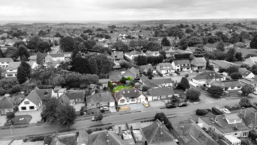 Property photo 3 of 36