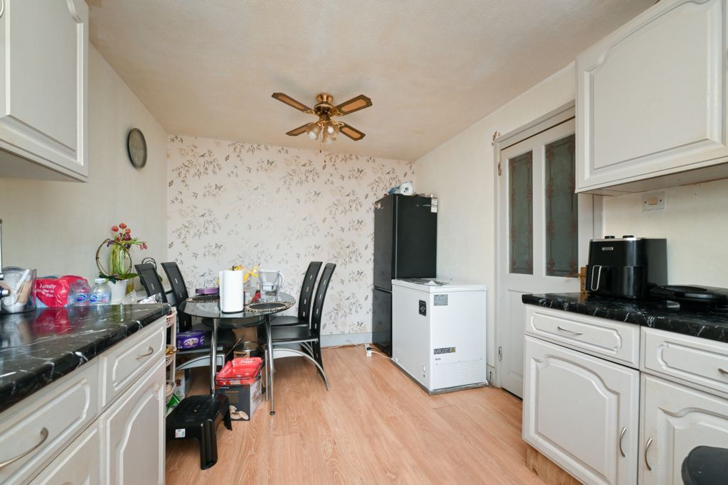 Property photo 3 of 33 Photo 14