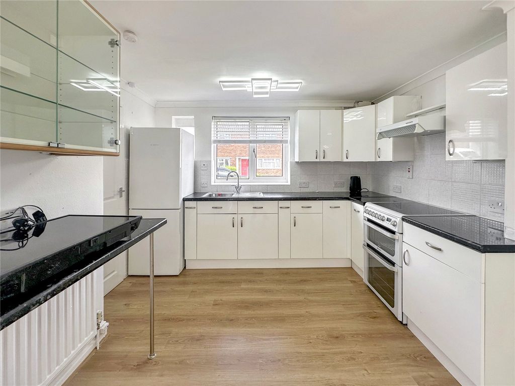 Property photo 3 of 16 Picture No. 03