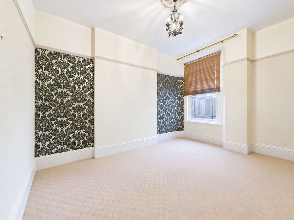 Property photo 3 of 24