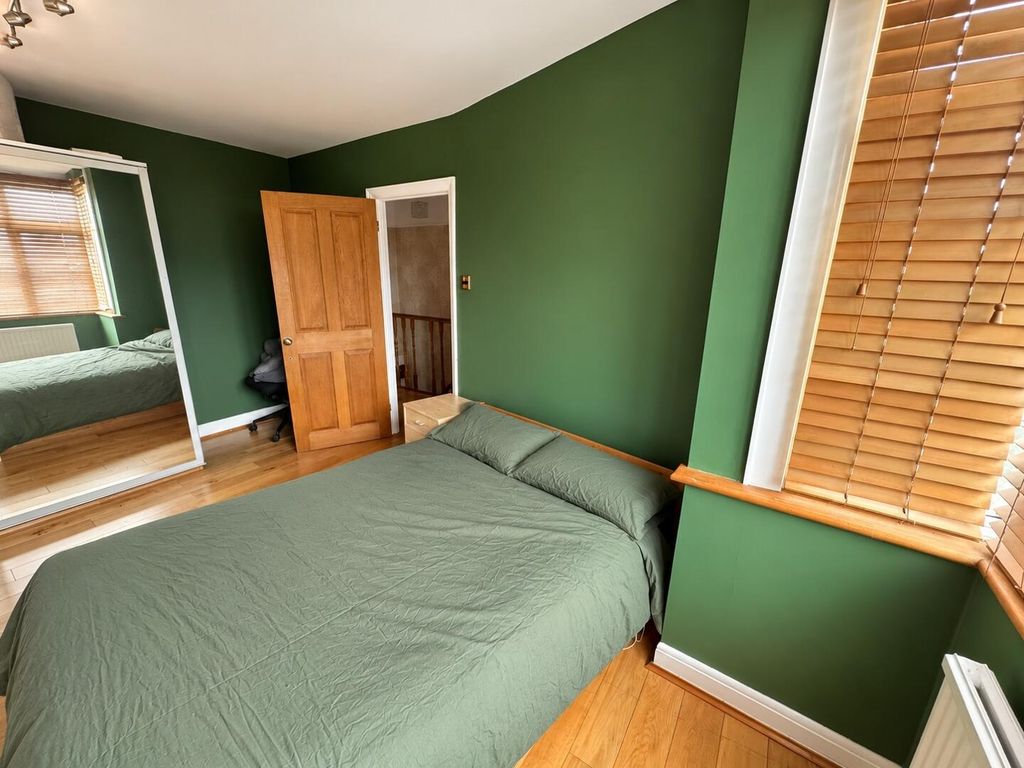 Property photo 3 of 7 Bedroom