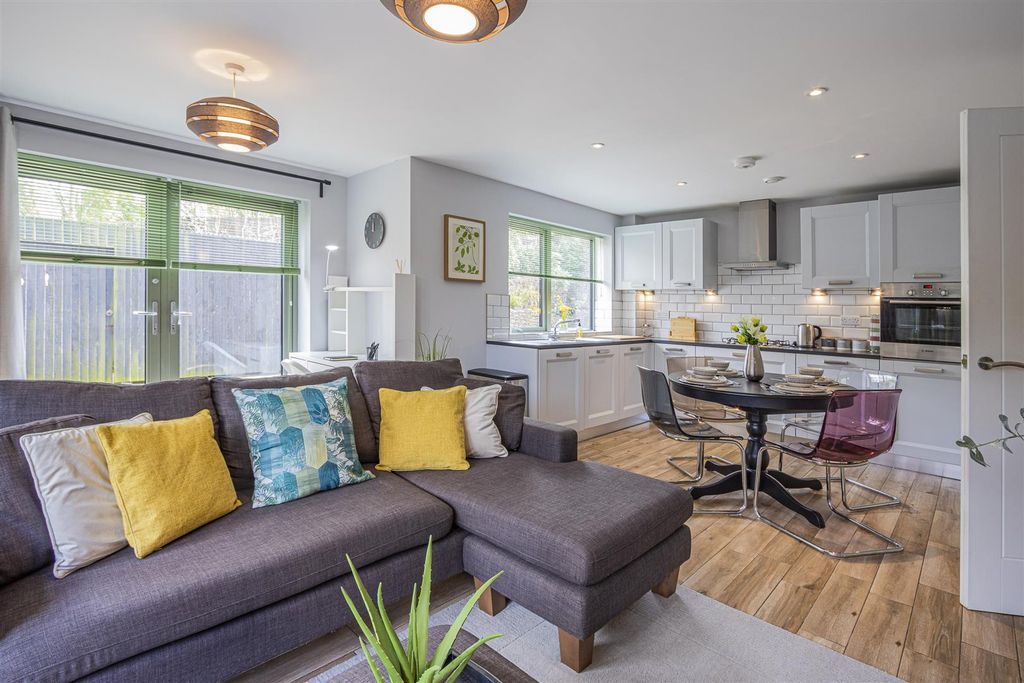 Property photo 2 of 15 Ty Gwyn House 2-12.Jpg