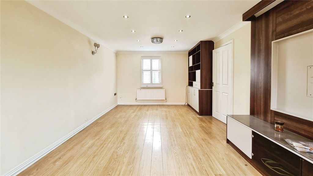 Property photo 3 of 14 Picture No. 02