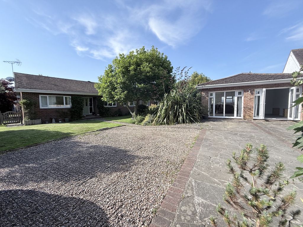Property photo 1 of 32