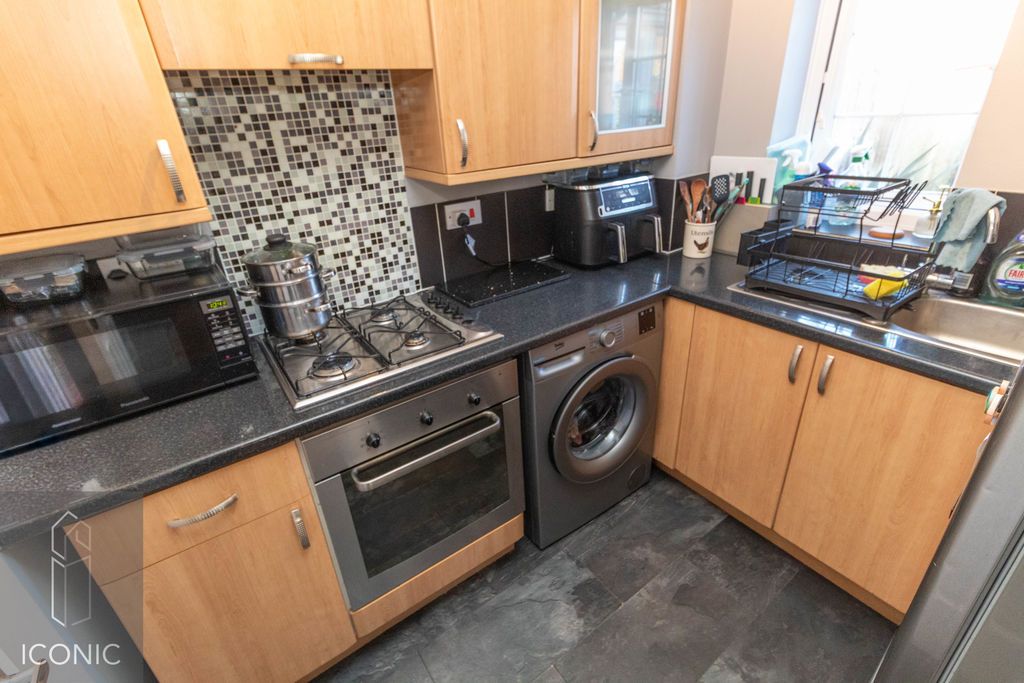 Property photo 3 of 10 Photo 5