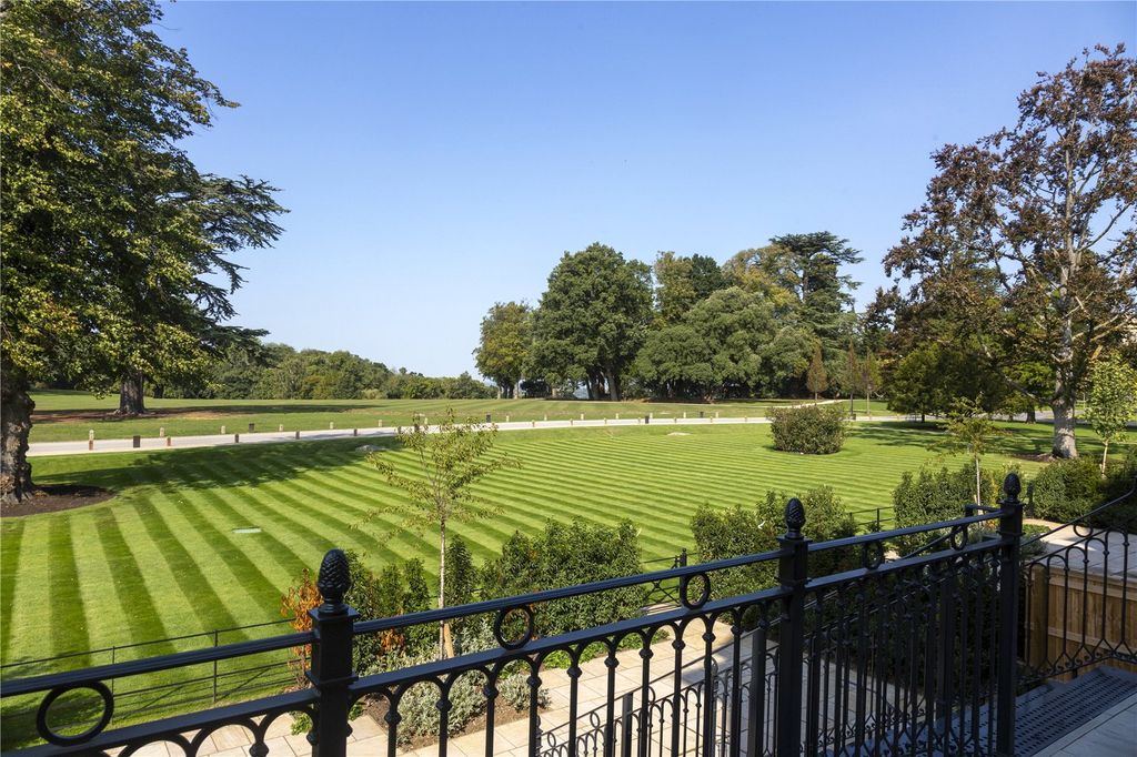 Property photo 3 of 20 Great Lawn