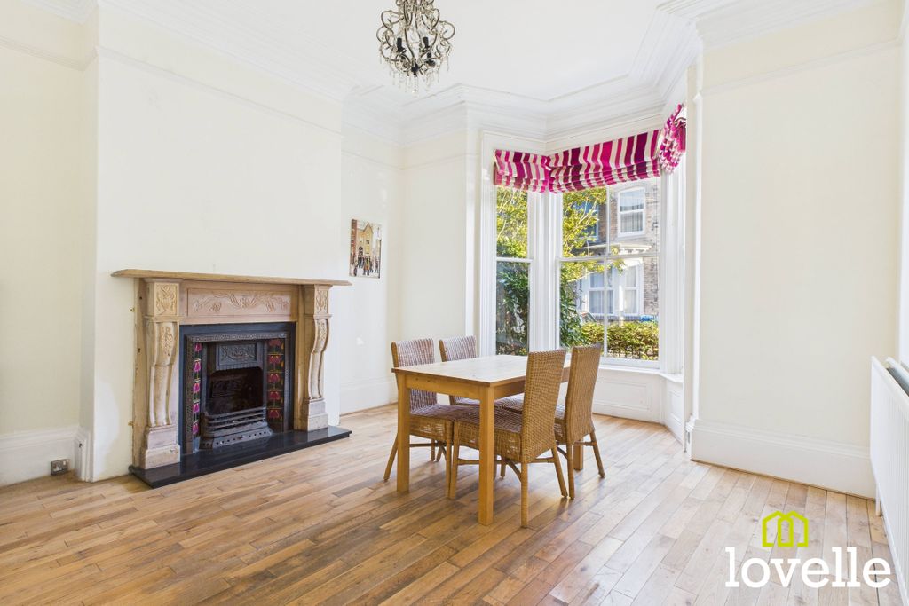 Property photo 3 of 45