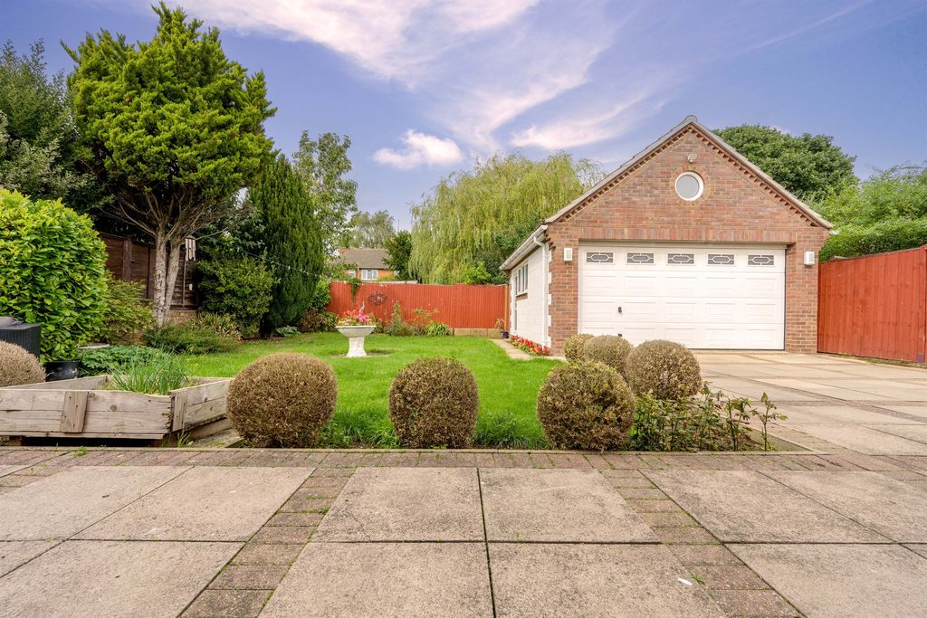 Property photo 2 of 20