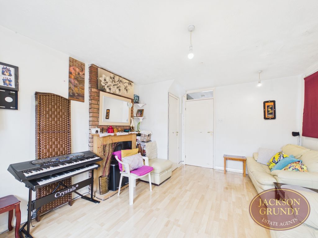 Property photo 3 of 15 Keyham Court