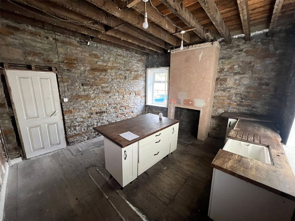 Property photo 3 of 27 Picture No. 20