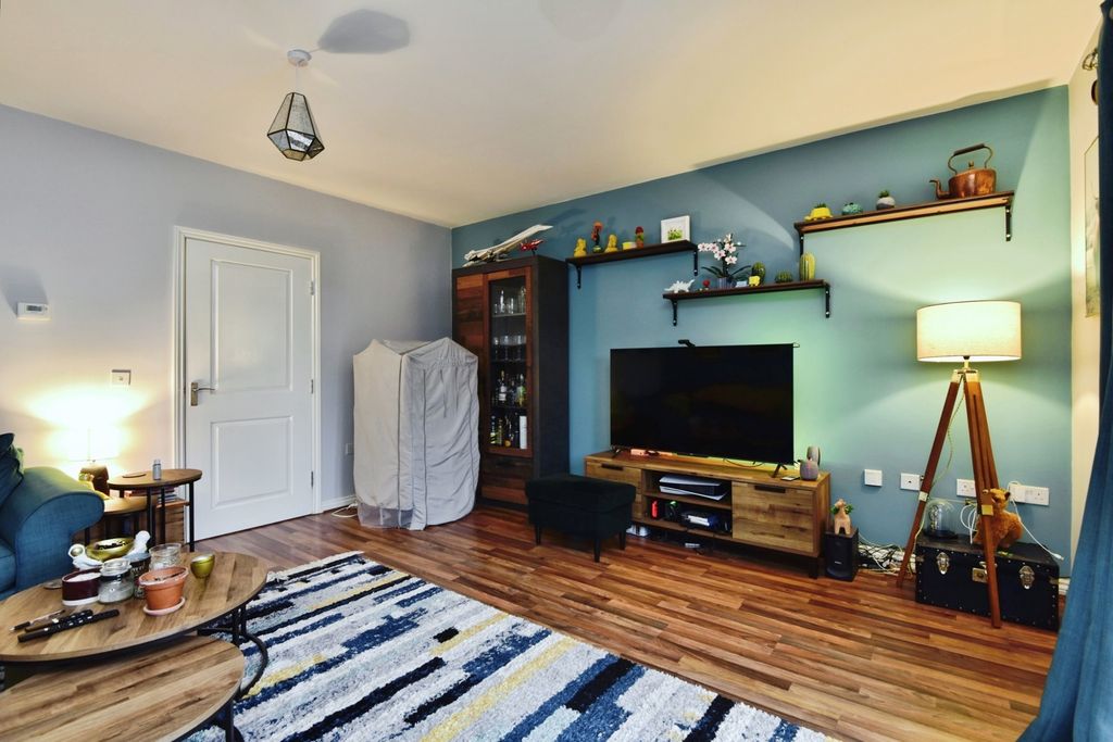 Property photo 3 of 18 Pbox-Img.Jpg