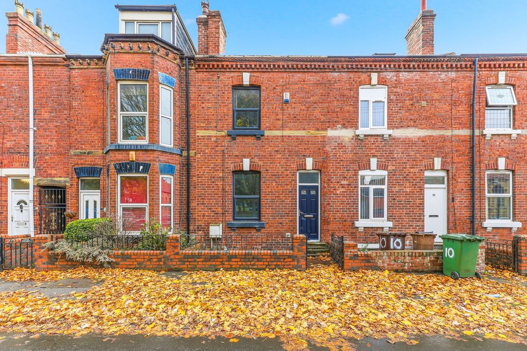 Property photo 3 of 28