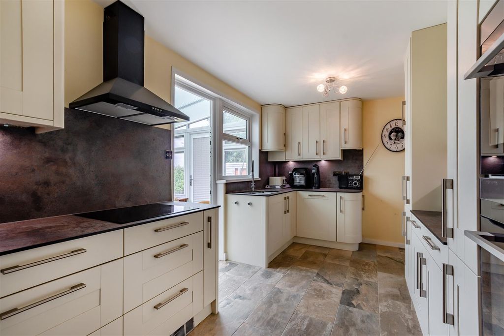 Property photo 3 of 24 Kitchen