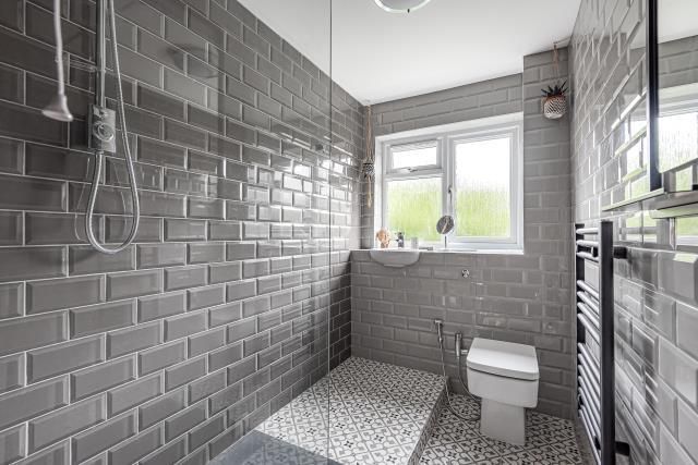 Property photo 2 of 6 Shared Shower Room