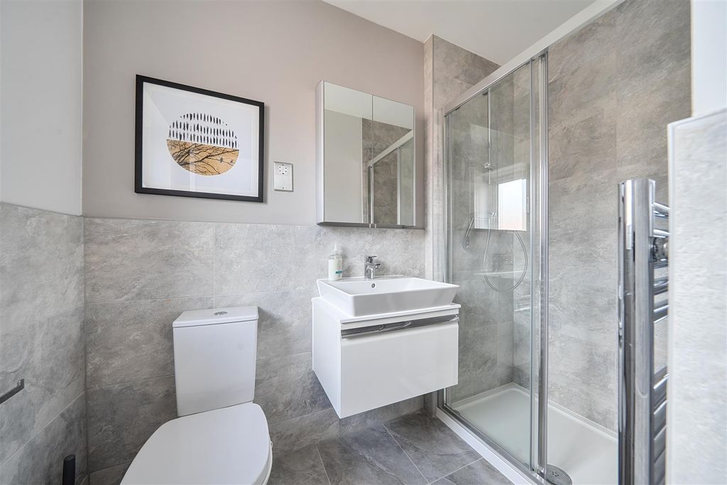 Additional image 17 of 3 bed property for saleLowsley Farm Drive, Liphook GU30