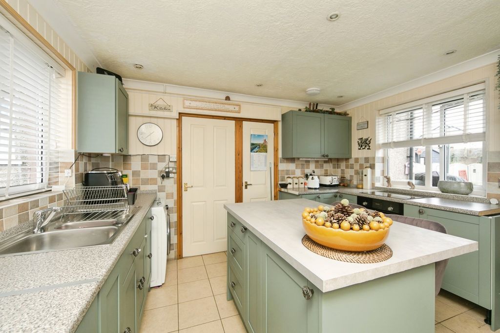 Property photo 3 of 19 Pbox-Img.Jpg