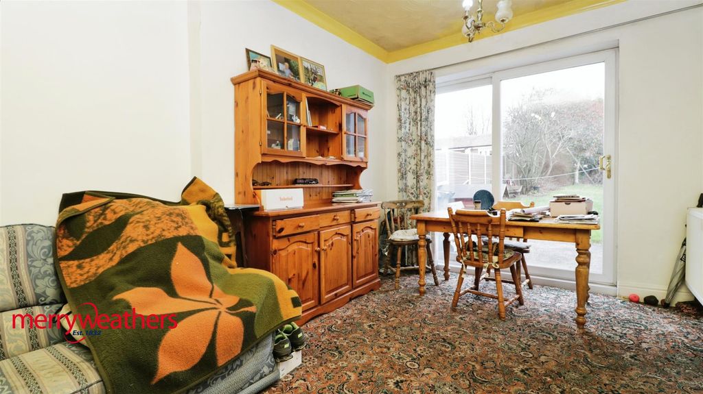 Property photo 3 of 15 Dining Room