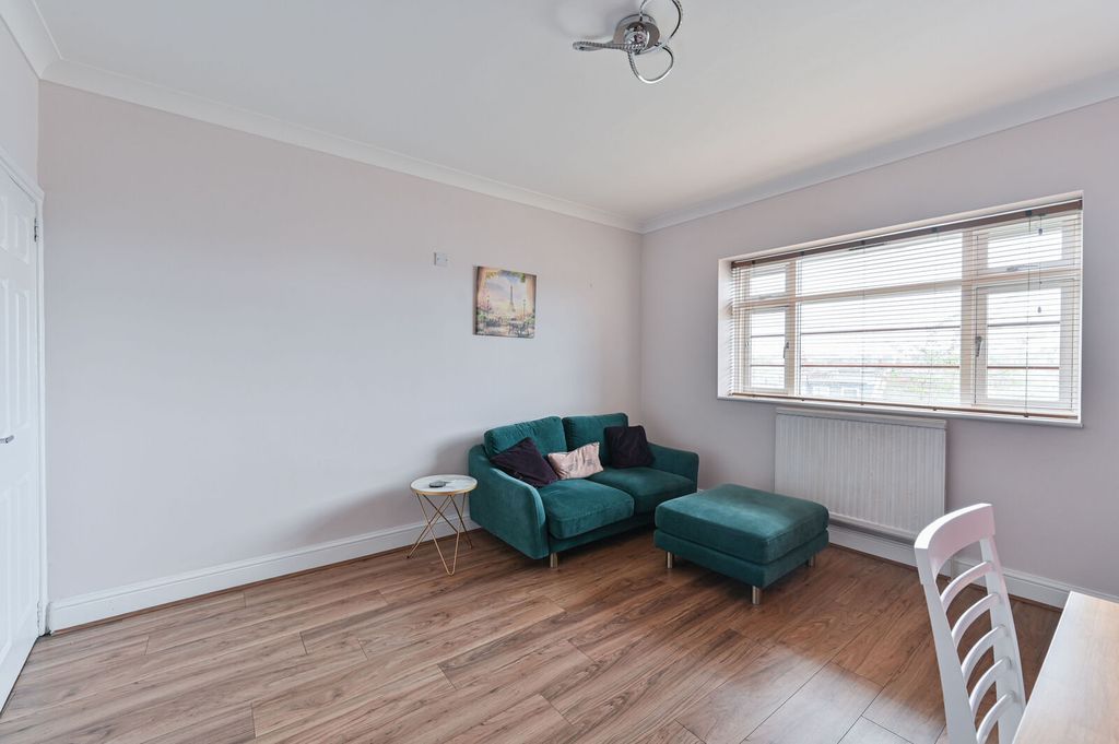 Property photo 1 of 33