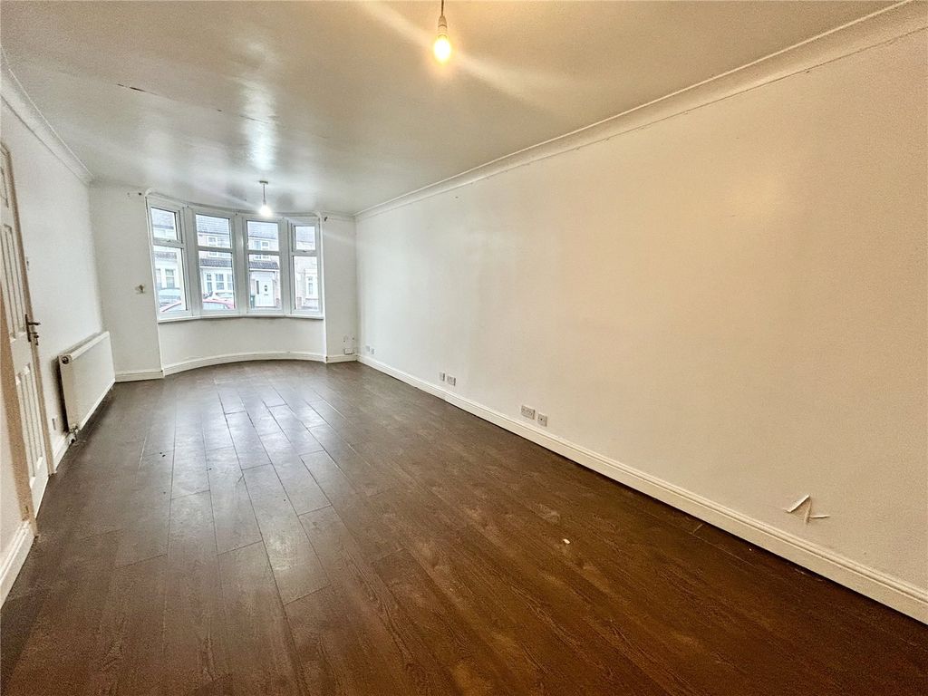 Property photo 2 of 14 Picture No. 22