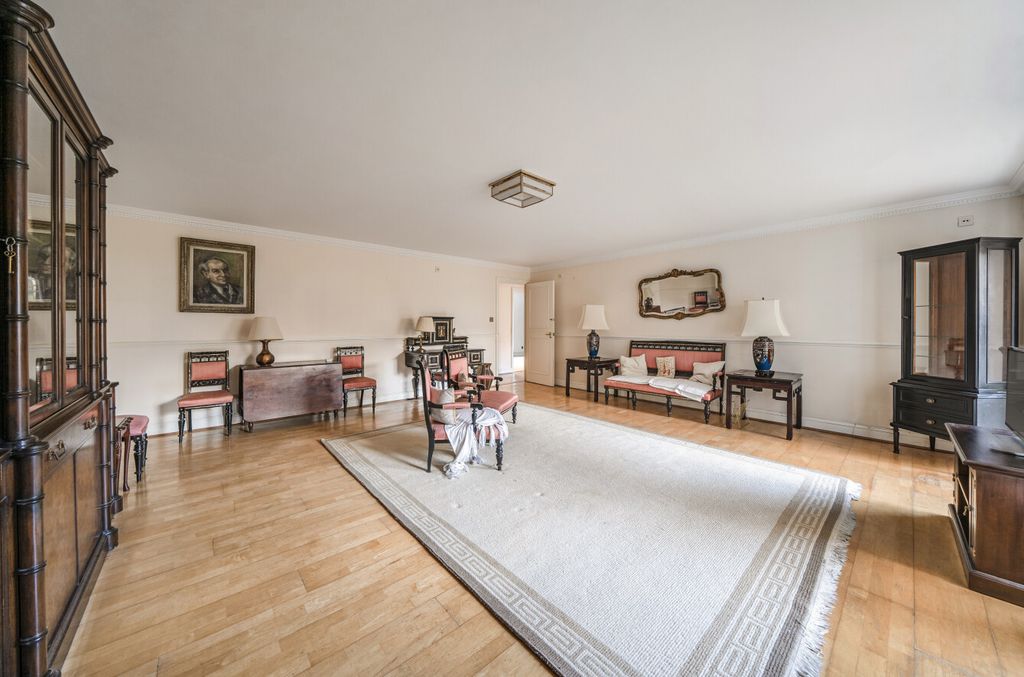 Property photo 3 of 19 1389038-8-693A987...