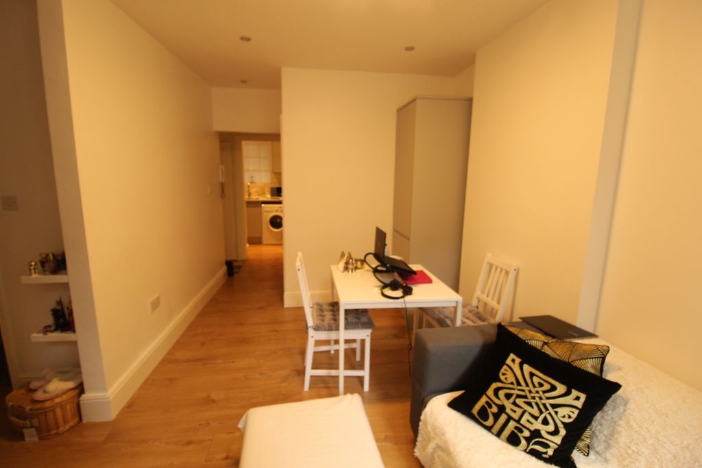 Property photo 3 of 7 Gallery