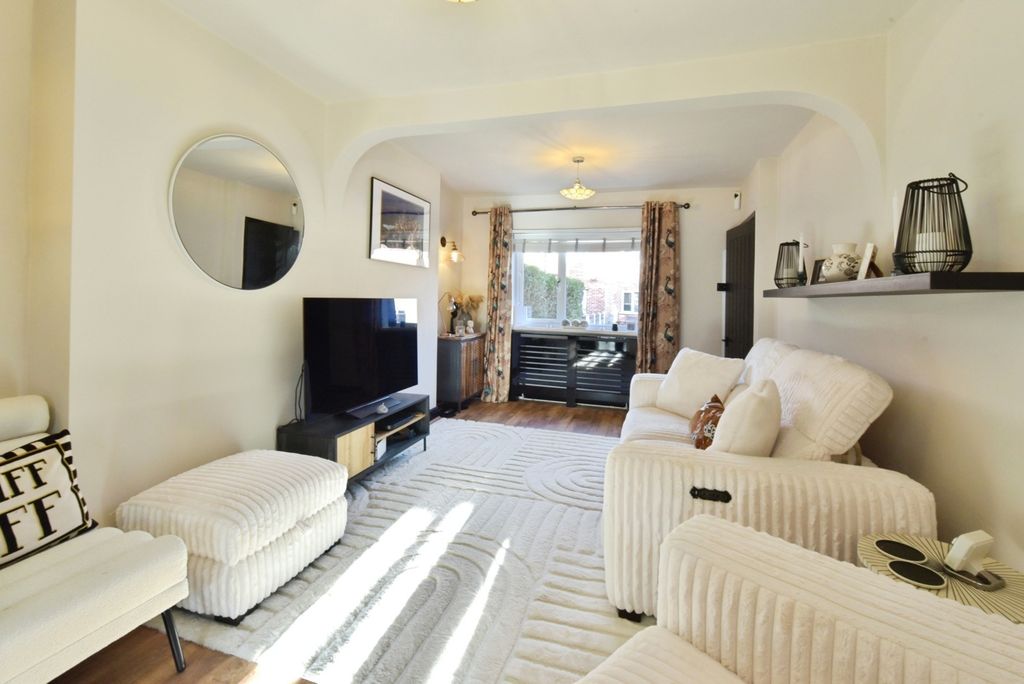 Property photo 3 of 14 Pbox-Img.Jpg