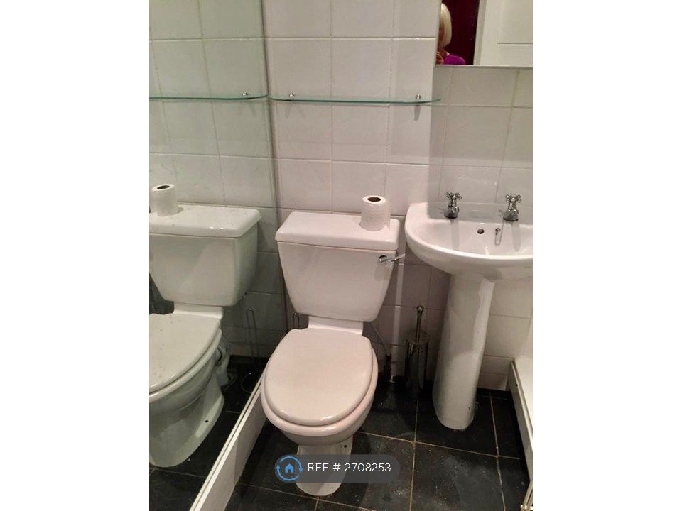 Property photo 3 of 6 Bathroom