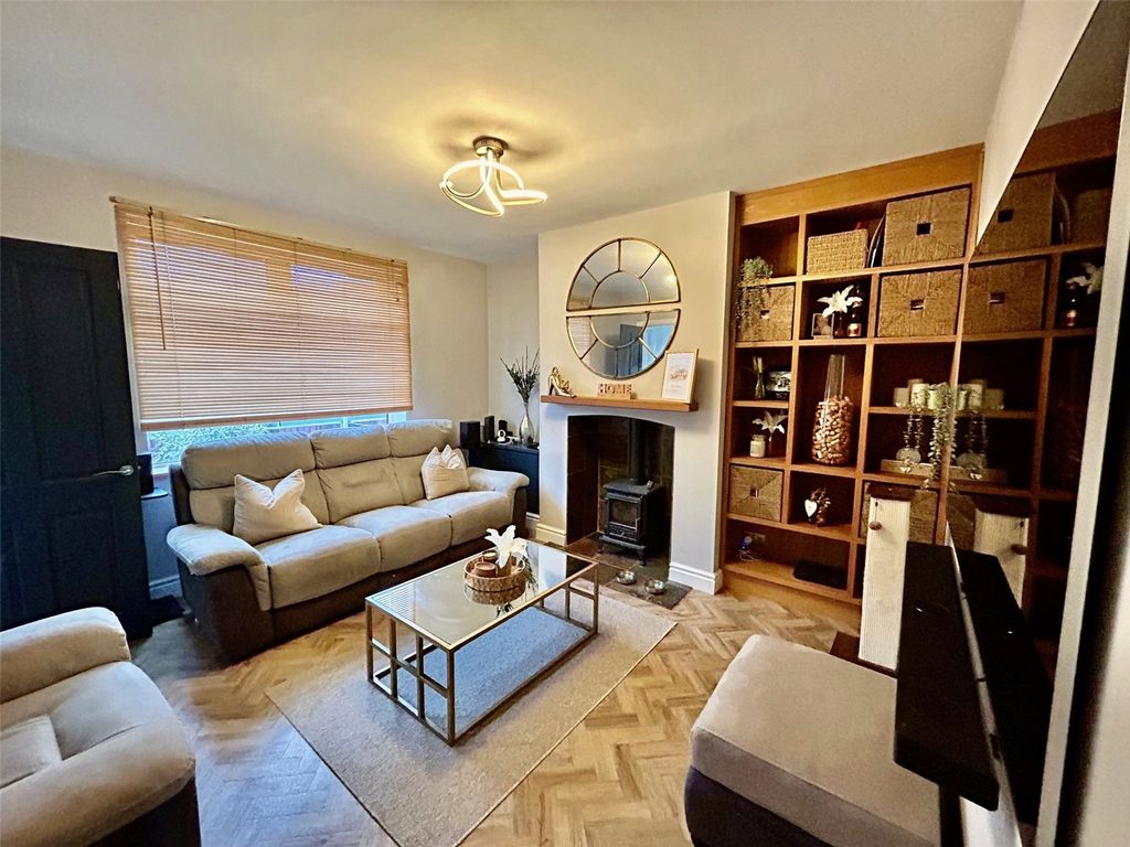 Property photo 2 of 11 Lounge