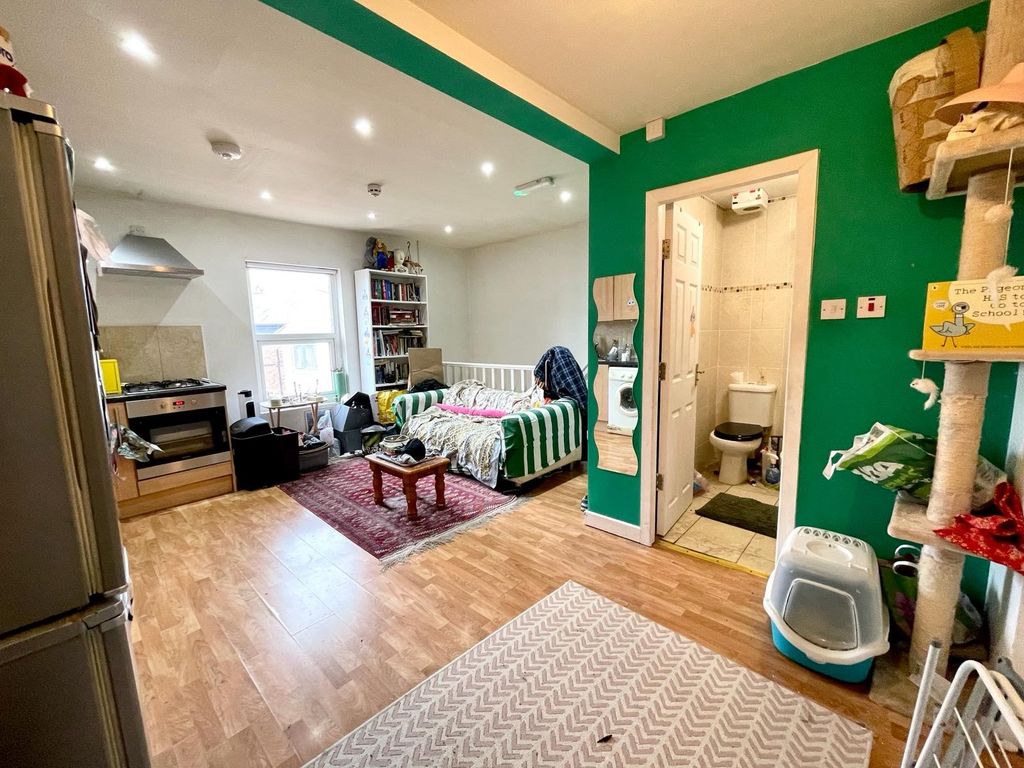 Property photo 3 of 9