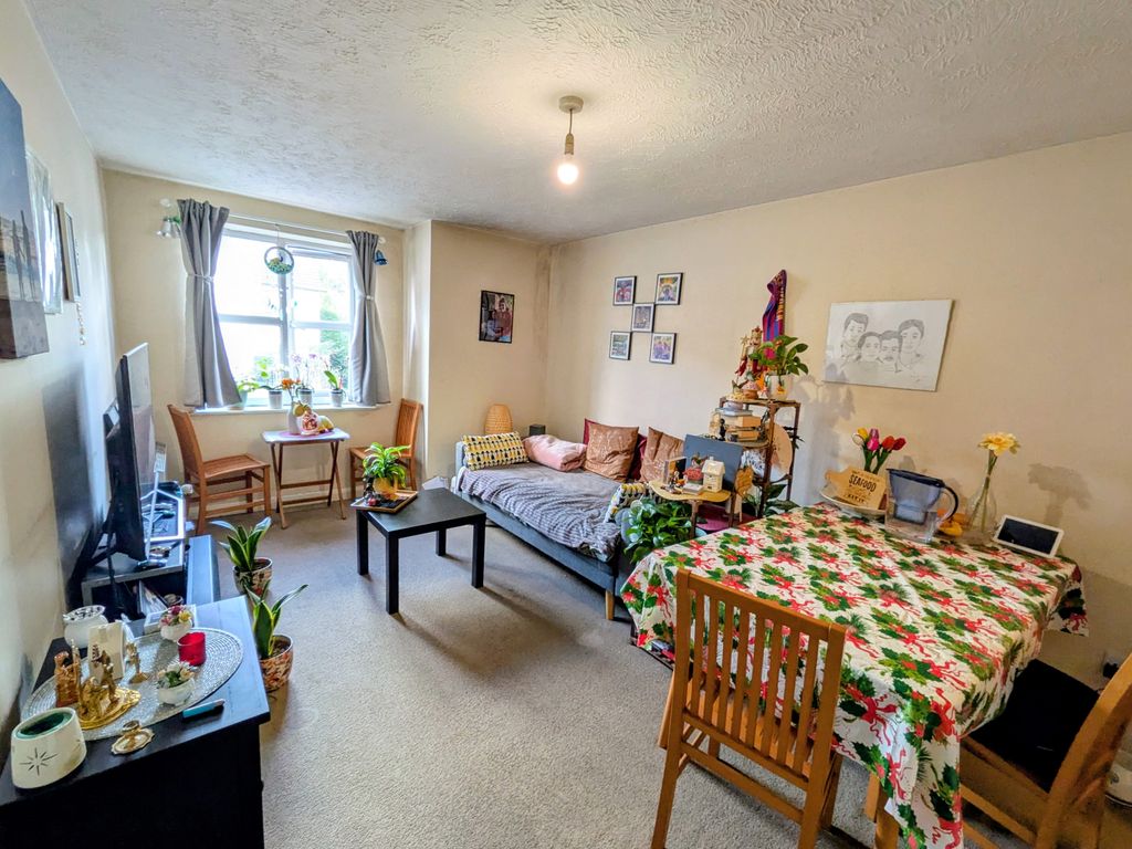 Property photo 3 of 11