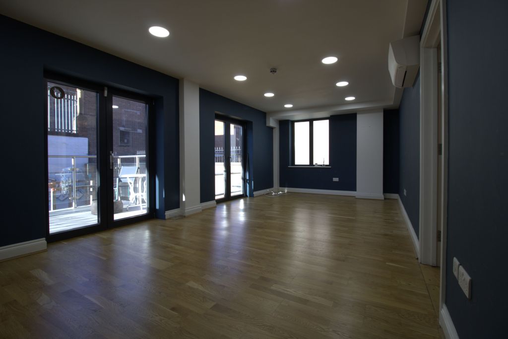 Property photo 3 of 11