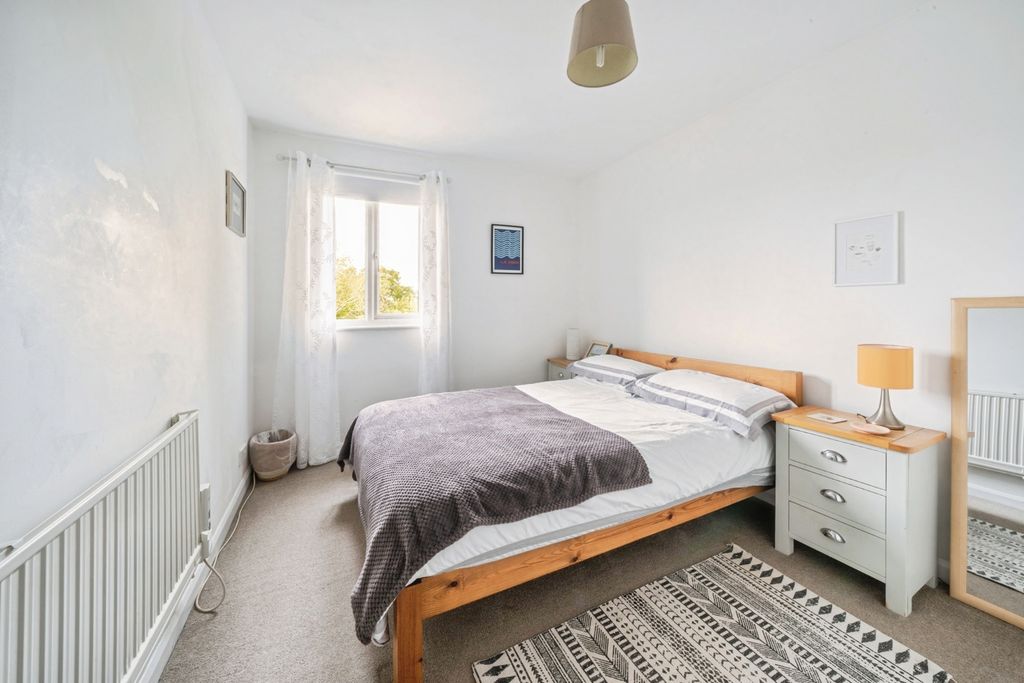 Additional image 7 of 2 bed flat for saleStreatfield Road, Heathfield, East Sussex TN21